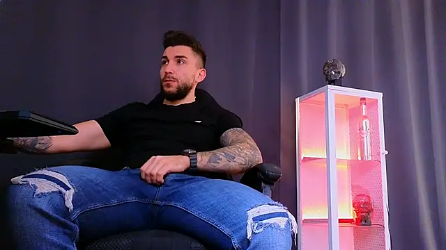 Snapshot of MightyAaron66 chatting on 03/03/25, 08:05 MightyAaron66 online show from 03/03/25, 08:05