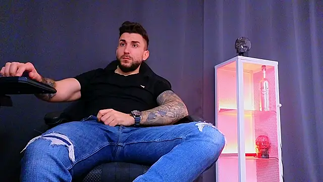 Snapshot of MightyAaron66 chatting on 03/03/25, 11:11 MightyAaron66 online show from 03/03/25, 11:11