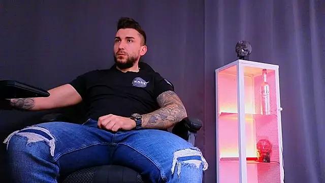 Snapshot of MightyAaron66 chatting on 03/05/25, 06:23 MightyAaron66 online show from 03/05/25, 06:23