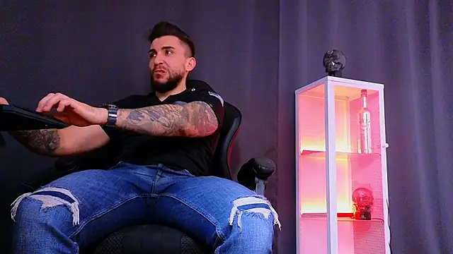 Snapshot of MightyAaron66 chatting on 03/05/25, 04:24 MightyAaron66 online show from 03/05/25, 04:24