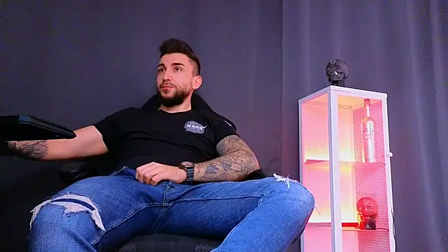 Snapshot of MightyAaron66 chatting on 03/06/25, 05:57 MightyAaron66 online show from 03/06/25, 05:57