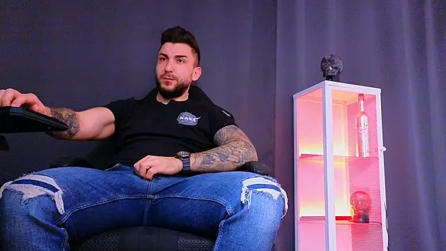 Snapshot of MightyAaron66 chatting on 03/07/25, 03:40 MightyAaron66 online show from 03/07/25, 03:40