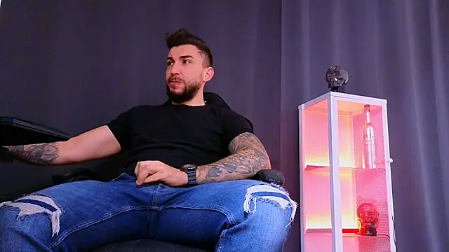 Snapshot of MightyAaron66 chatting on 03/08/25, 07:27 MightyAaron66 online show from 03/08/25, 07:27