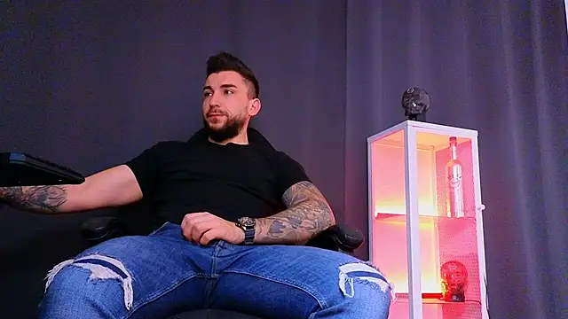 Snapshot of MightyAaron66 chatting on 03/09/25, 03:32 MightyAaron66 online show from 03/09/25, 03:32