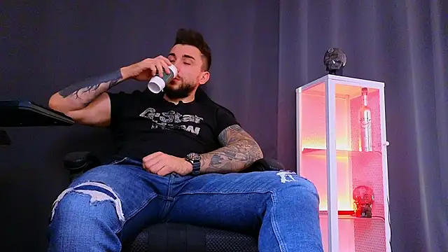 Snapshot of MightyAaron66 chatting on 03/11/25, 07:48 MightyAaron66 online show from 03/11/25, 07:48