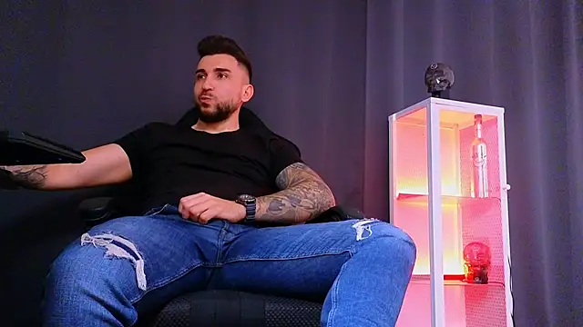 Snapshot of MightyAaron66 chatting on 03/12/25, 09:34 MightyAaron66 online show from 03/12/25, 09:34