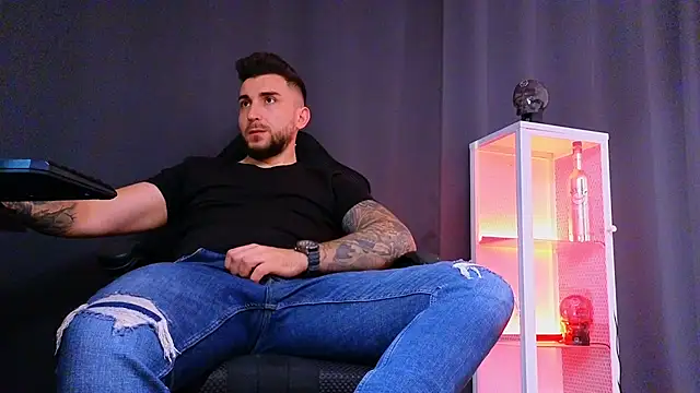 Snapshot of MightyAaron66 chatting on 03/12/25, 12:36 MightyAaron66 online show from 03/12/25, 12:36