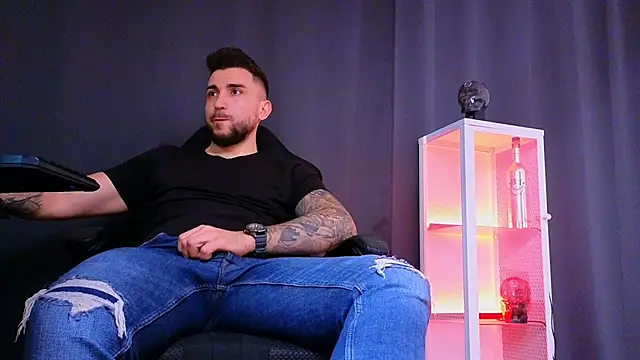 Snapshot of MightyAaron66 chatting on 03/13/25, 08:26 MightyAaron66 online show from 03/13/25, 08:26