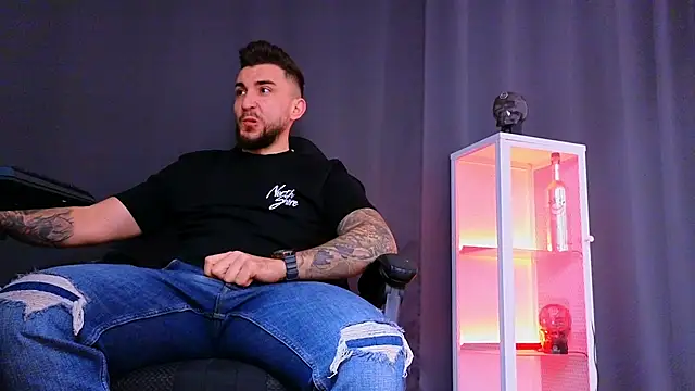 Snapshot of MightyAaron66 chatting on 03/15/25, 04:46 MightyAaron66 online show from 03/15/25, 04:46