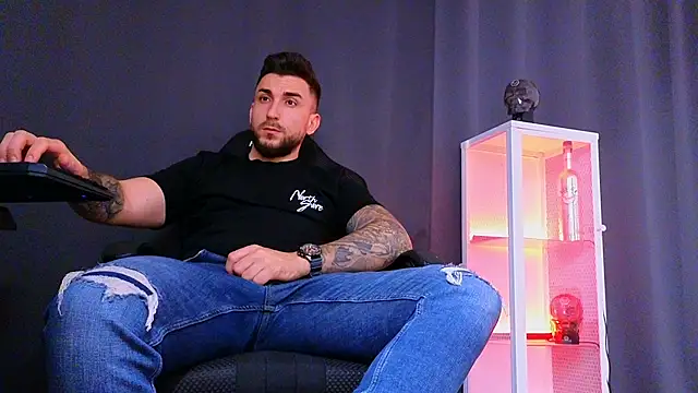 Snapshot of MightyAaron66 chatting on 03/15/25, 10:57 MightyAaron66 online show from 03/15/25, 10:57