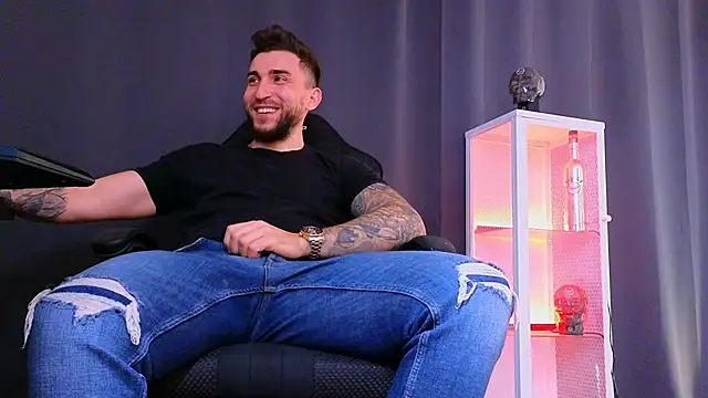 Snapshot of MightyAaron66 chatting on 03/22/25, 08:29 MightyAaron66 online show from 03/22/25, 08:29