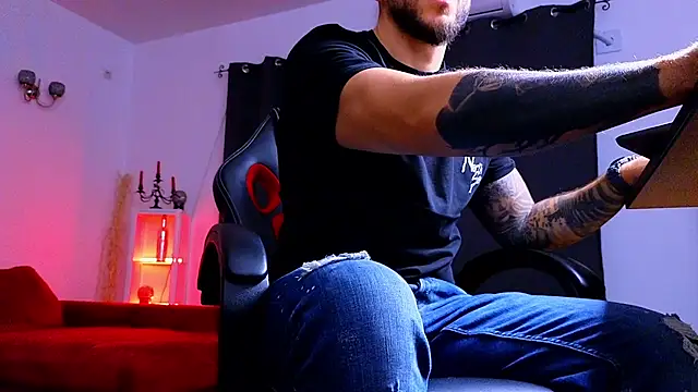 Snapshot of MightyAaron66 chatting on 09/09/25, 03:39 MightyAaron66 online show from 09/09/25, 03:39