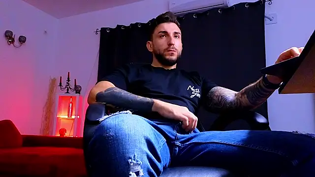 Snapshot of MightyAaron66 chatting on 09/10/25, 03:50 MightyAaron66 online show from 09/10/25, 03:50