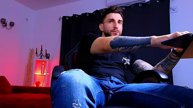 Snapshot of MightyAaron66 chatting on 09/10/25, 03:56 MightyAaron66 online show from 09/10/25, 03:56