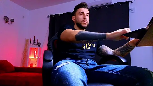 Snapshot of MightyAaron66 chatting on 09/13/25, 01:27 MightyAaron66 online show from 09/13/25, 01:27