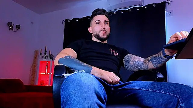 Snapshot of MightyAaron66 chatting on 09/14/25, 01:54 MightyAaron66 online show from 09/14/25, 01:54