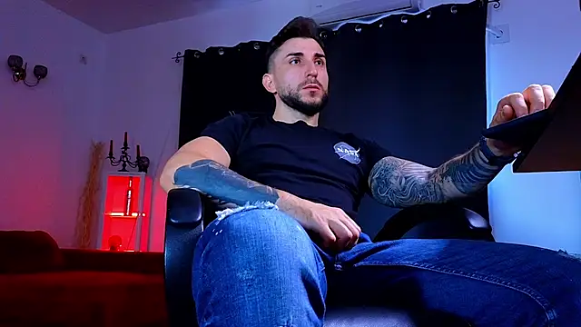 Snapshot of MightyAaron66 chatting on 09/16/25, 02:51 MightyAaron66 online show from 09/16/25, 02:51