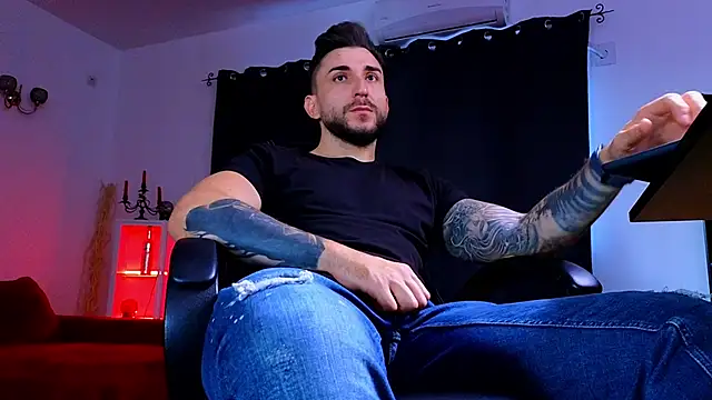 Snapshot of MightyAaron66 chatting on 09/19/25, 02:51 MightyAaron66 online show from 09/19/25, 02:51