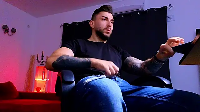 Snapshot of MightyAaron66 chatting on 09/21/25, 02:24 MightyAaron66 online show from 09/21/25, 02:24