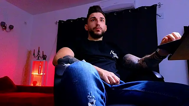 Snapshot of MightyAaron66 chatting on 09/23/25, 01:19 MightyAaron66 online show from 09/23/25, 01:19