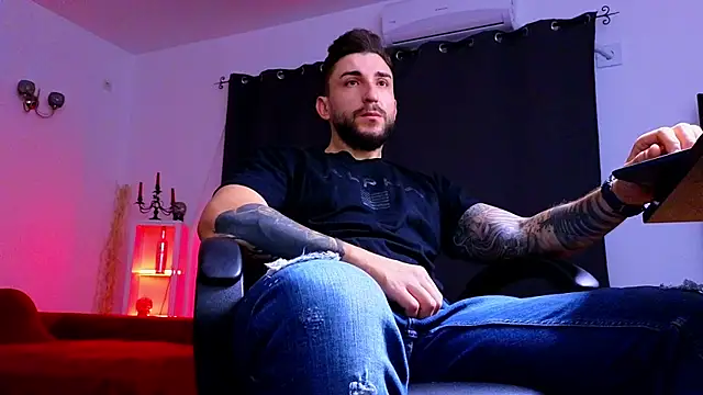 Snapshot of MightyAaron66 chatting on 09/26/25, 04:27 MightyAaron66 online show from 09/26/25, 04:27