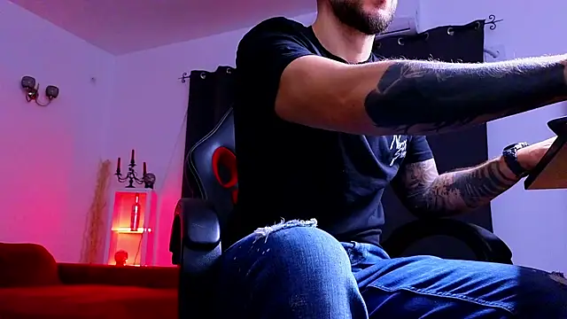 Snapshot of MightyAaron66 chatting on 09/30/25, 02:27 MightyAaron66 online show from 09/30/25, 02:27