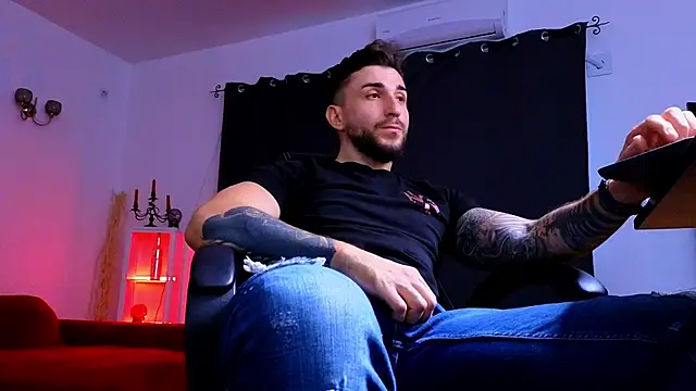 Snapshot of MightyAaron66 chatting on 10/02/25, 02:35 MightyAaron66 online show from 10/02/25, 02:35