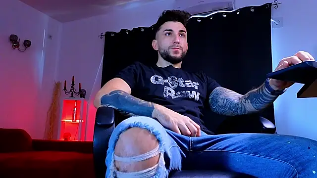 Snapshot of MightyAaron66 chatting on 10/10/25, 06:01 MightyAaron66 online show from 10/10/25, 06:01