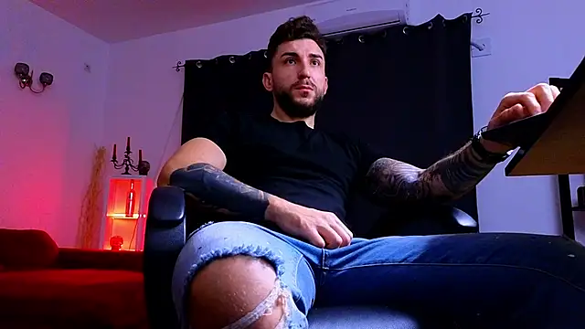 Snapshot of MightyAaron66 chatting on 11/14/25, 03:38 MightyAaron66 online show from 11/14/25, 03:38