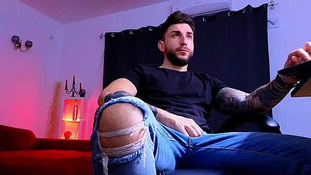 Snapshot of MightyAaron66 chatting on 11/18/25, 03:27 MightyAaron66 online show from 11/18/25, 03:27