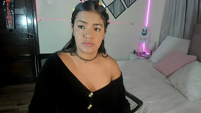 Snapshot of arianithaxox chatting on 11/05/25, 04:34 arianithaxox online show from 11/05/25, 04:34