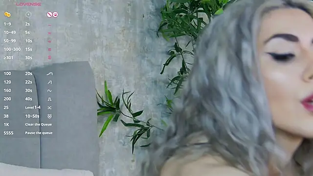 Snapshot of CelineMeyerr chatting on 01/15/25, 06:33 CelineMeyerr online show from 01/15/25, 06:33