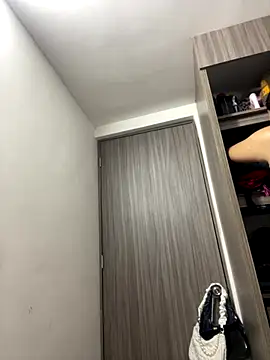 karla nill online show from 10/13/25, 06:19