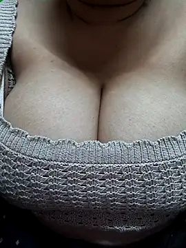 Snapshot of Rinki_Guptaa chatting on 02/15/25, 06:01 Rinki Guptaa online show from 02/15/25, 06:01