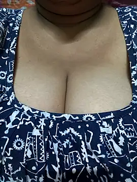 Snapshot of Rinki_Guptaa chatting on 09/18/25, 06:43 Rinki Guptaa online show from 09/18/25, 06:43