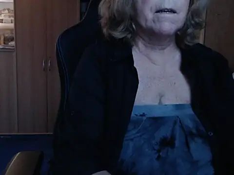 Snapshot of _sunshine__ chatting on 12/11/24, 07:42 sunshine online show from 12/11/24, 07:42