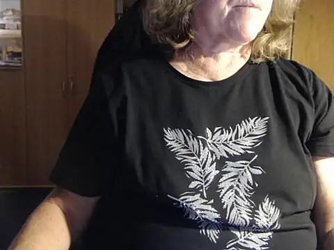 Snapshot of _sunshine__ chatting on 12/25/24, 04:32 sunshine online show from 12/25/24, 04:32