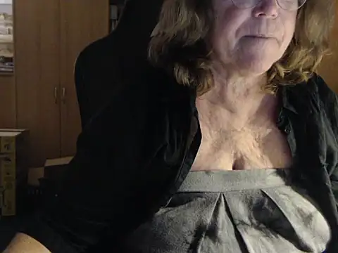 Snapshot of _sunshine__ chatting on 12/30/24, 06:38 sunshine online show from 12/30/24, 06:38