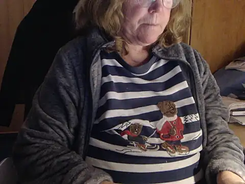 Snapshot of _sunshine__ chatting on 02/13/25, 06:16 sunshine online show from 02/13/25, 06:16