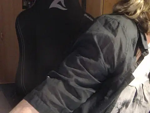 Snapshot of _sunshine__ chatting on 02/21/25, 06:37 sunshine online show from 02/21/25, 06:37