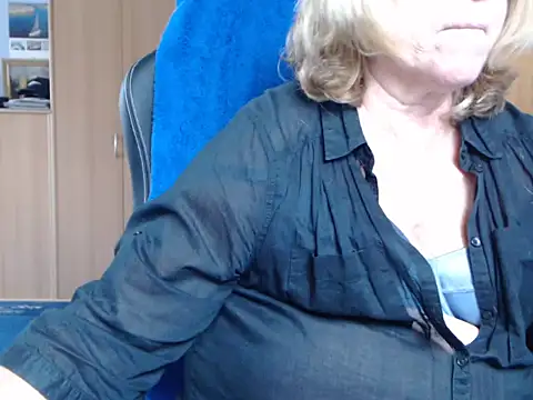 Snapshot of _sunshine__ chatting on 10/26/25, 07:36 sunshine online show from 10/26/25, 07:36