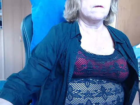 Snapshot of _sunshine__ chatting on 11/16/25, 07:25 sunshine online show from 11/16/25, 07:25