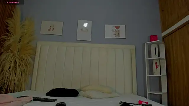 Paula-Brown1 online show from 10/17/25, 07:05