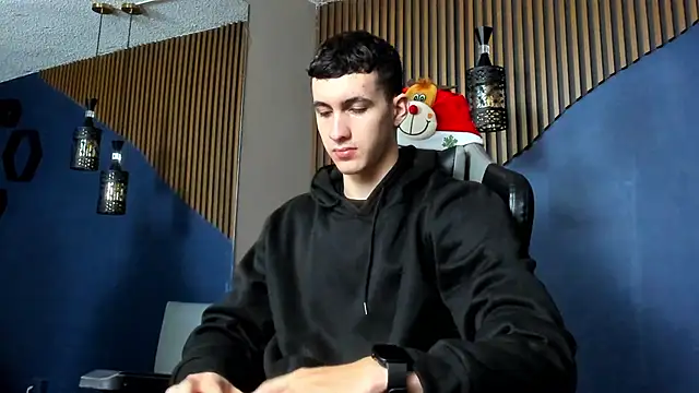 JacksonOlsenn online show from 01/07/25, 12:09
