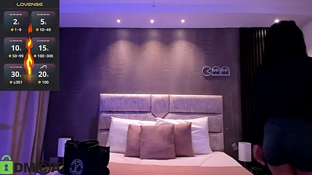 Cristal  adams online show from 10/20/25, 12:27