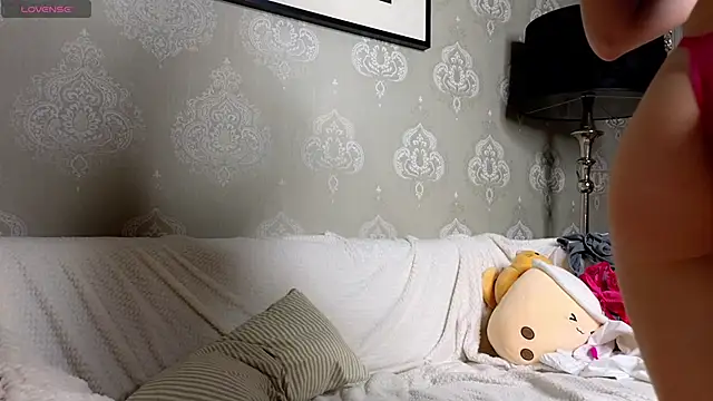 Snapshot of AnneFoxy chatting on 02/02/25, 04:22 AnneFoxy online show from 02/02/25, 04:22