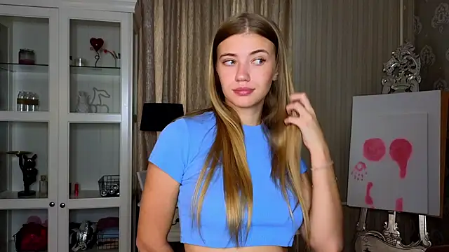 Snapshot of AnneFoxy chatting on 10/11/25, 07:29 AnneFoxy online show from 10/11/25, 07:29