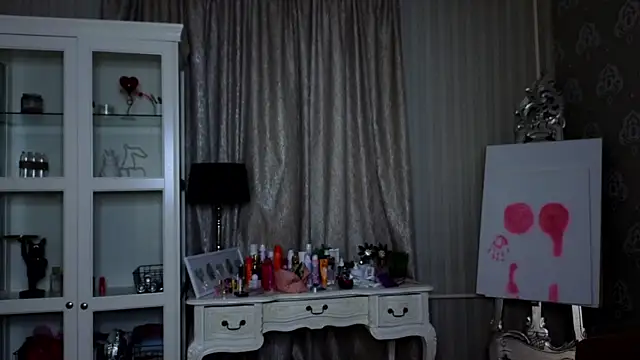 Snapshot of AnneFoxy chatting on 11/15/25, 07:27 AnneFoxy online show from 11/15/25, 07:27