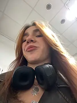 Lily  Belle online show from 09/22/25, 12:07