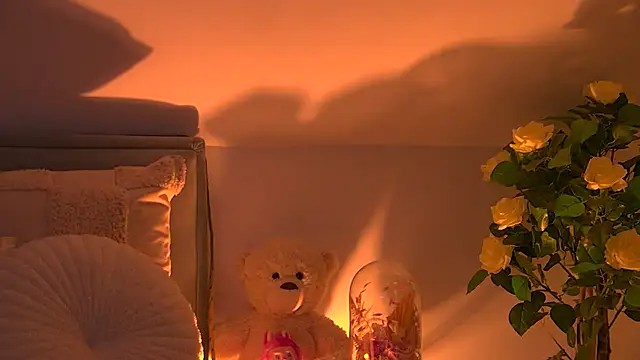 AngeliqueSkye online show from 10/24/25, 03:14